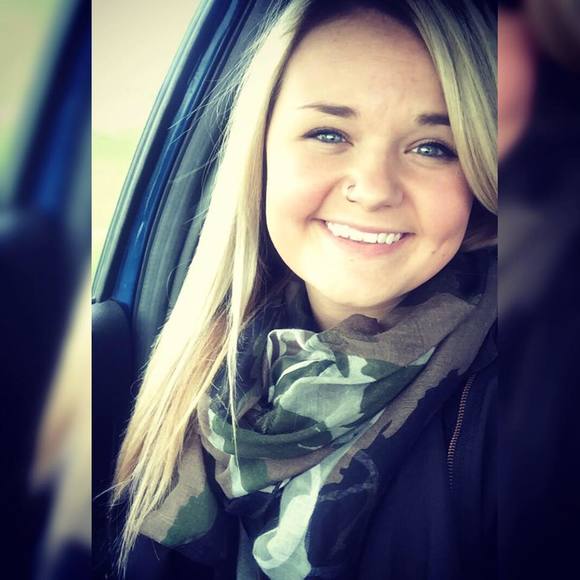 Meet your Posher, Ariel - Picture 1 of 1