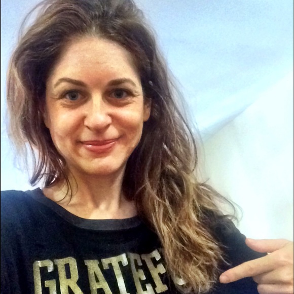 Meet your Posher, Hilary - Picture 1 of 1