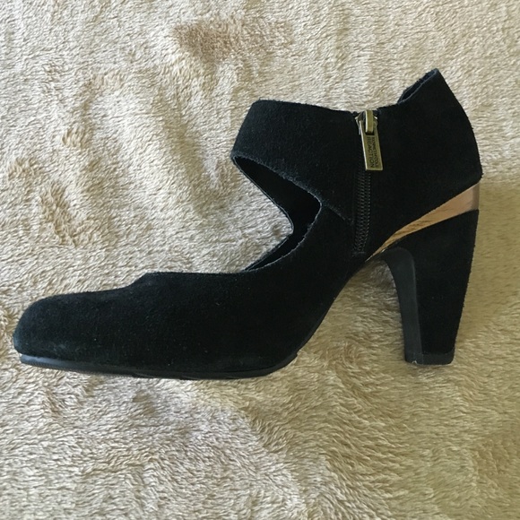 Reaction by Kenneth Cole Suede Maryjanes