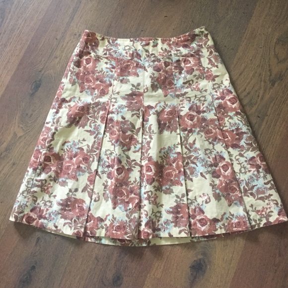 H&M pleated skirt