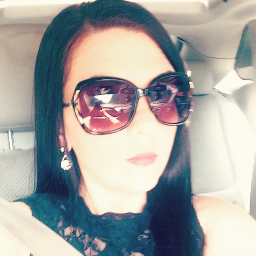 Meet your Posher, Ashley