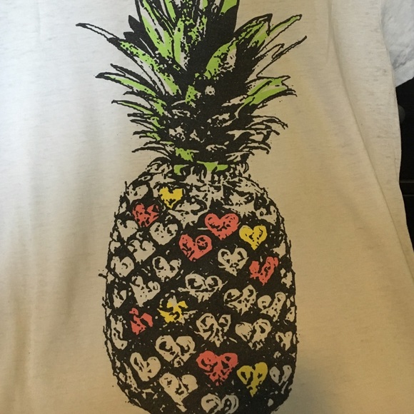 Pineapple TShirt - Picture 3 of 3