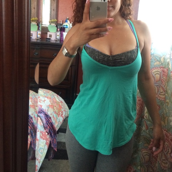 Lululemon work out blouse!