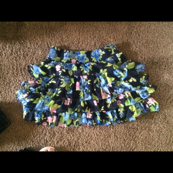 Hollister floral skirt
