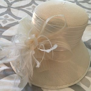 NWT Gorgeous Ivory Derby/Church Hat