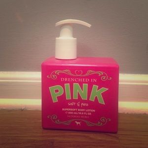 VS Pink Supersoft Body Lotion