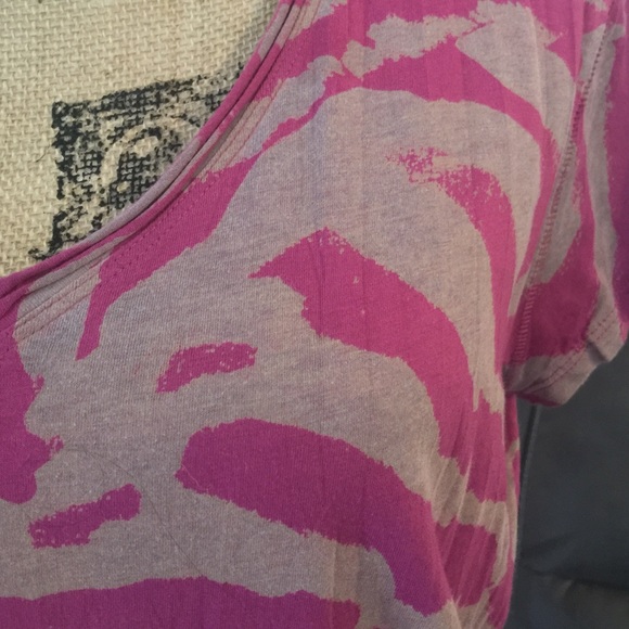 V-neck CK T-Shirt - Picture 2 of 2