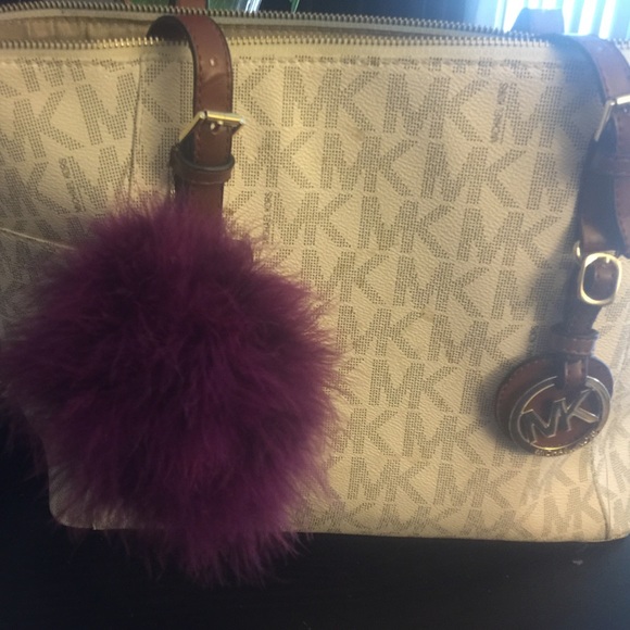 Pom Pom keychain