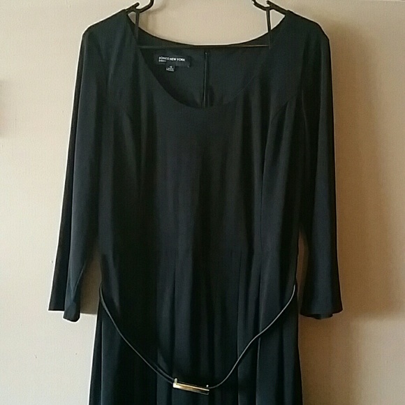 Jones New York dress with Belt!