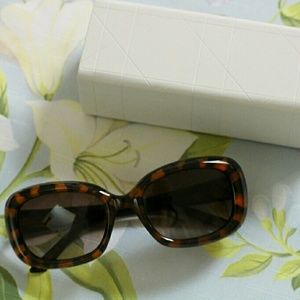 NIB Dior Lady cat 2 Sungalsses