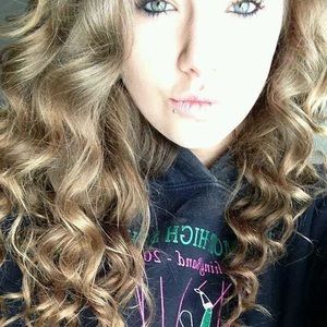 Meet your Posher, Caitlyn