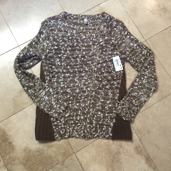 Sweater - Picture 3 of 4