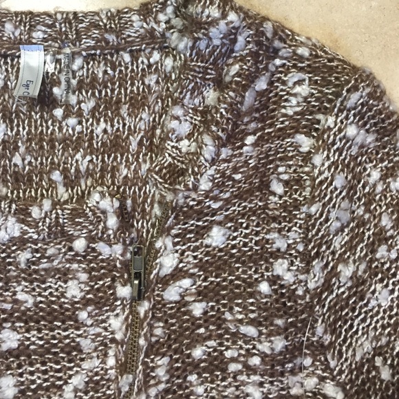 Sweater - Picture 4 of 4