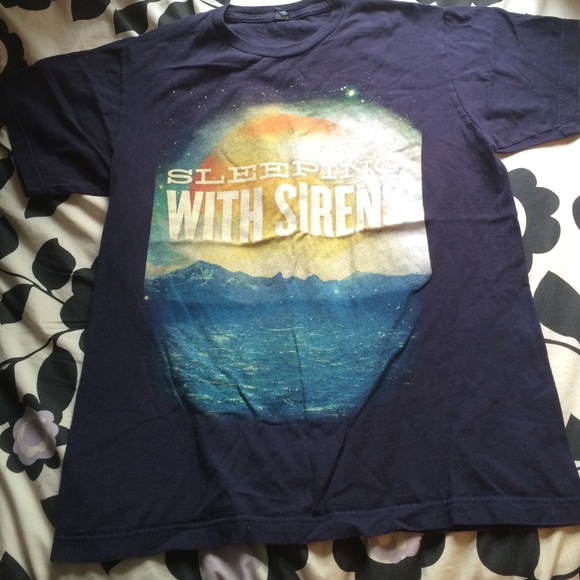 Sleeping with Sirens tee shirt