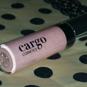 Cargo lip gloss in Angullia