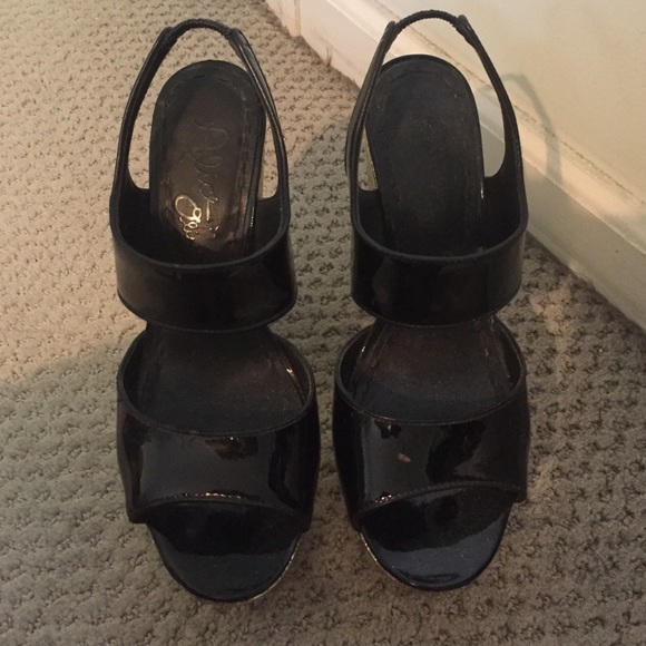 Alice and Olivia wedges - Picture 2 of 3