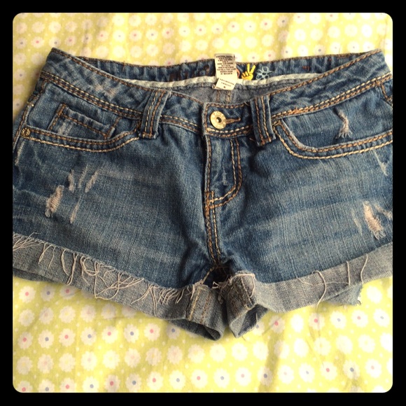 Cute pair of blue jean shorts!!