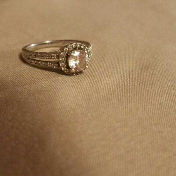 Cubic zirconium ring - Picture 2 of 4