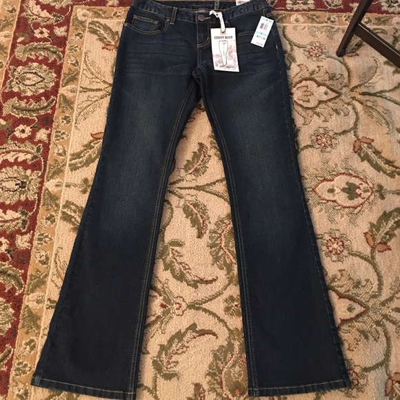 Curvy boots cut jeans!