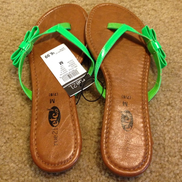 2 Pair Neon Flip Flops - Picture 3 of 4