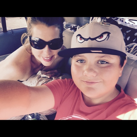 Meet your Posher, Amy - Picture 2 of 2