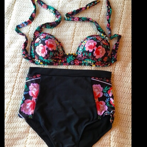 🇺🇸💥SALE💥🇺🇸 ❣S-XXXL❣FLORAL HALTER TOP - Picture 2 of 2