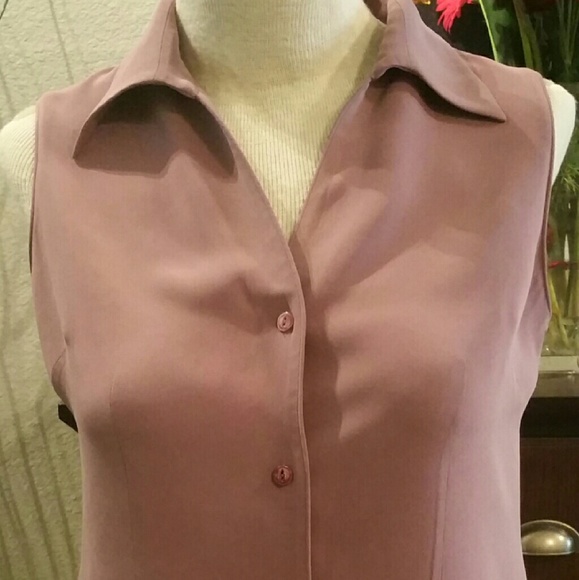 Sleeveless blouse