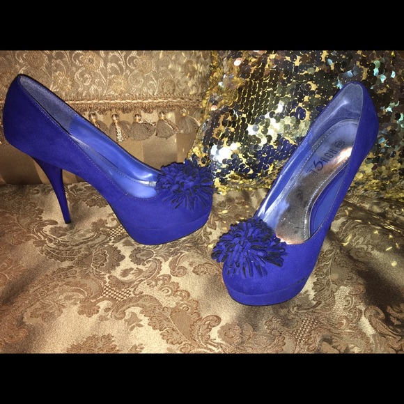 Make Offer!Rouge 9 Royal Blue Pumps size 9