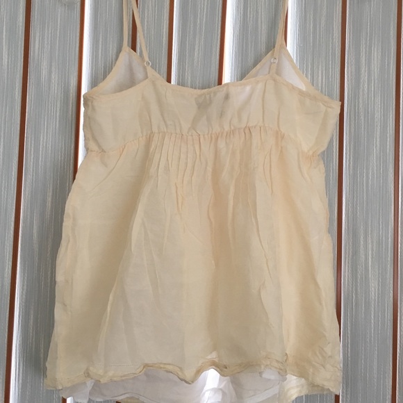 GAP Top - Picture 2 of 2