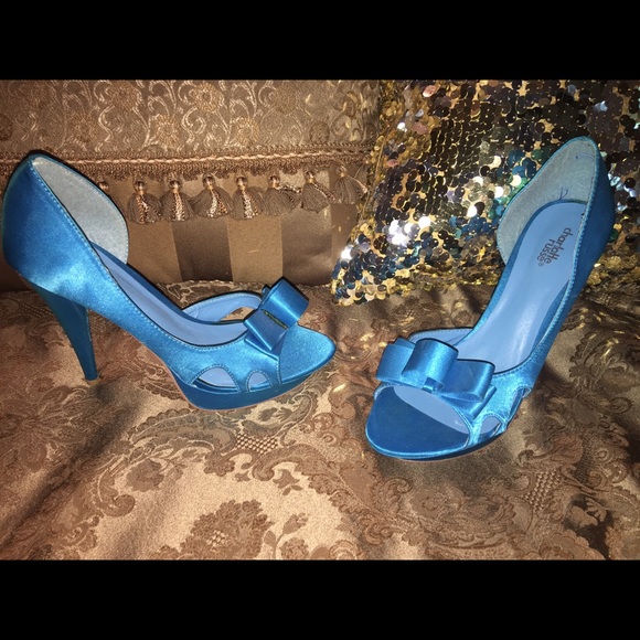 Make offer! Charlotte Russe Turquoise Pumps