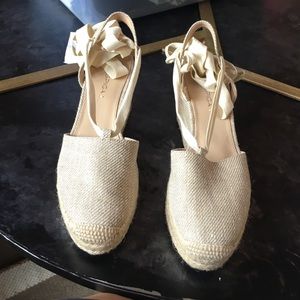 Super cute wedge heels!!