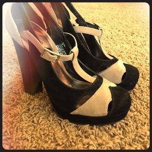 Mary-Jane Chunky Heels