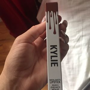 Kylie metal matte lip kit