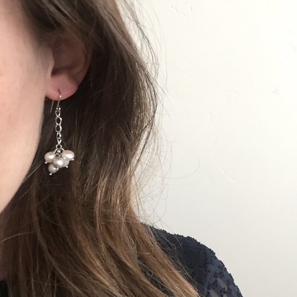 Chain Pearl cluster dangle earrings - Picture 1 of 2