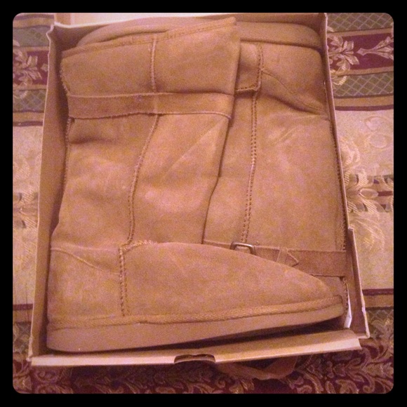 Emu boots
