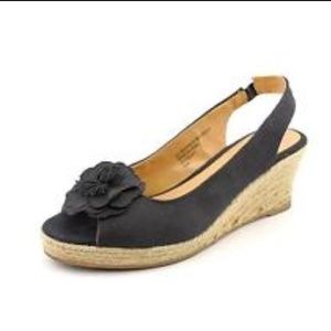 Final SALE! Like new Karen Scott wedges