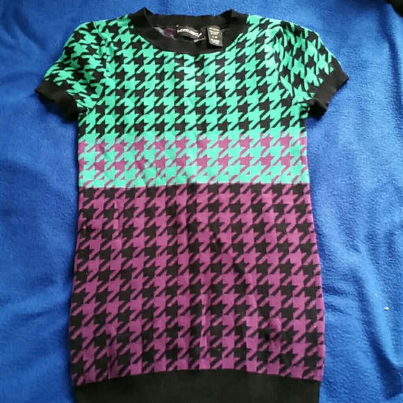 Sweater - Picture 1 of 3