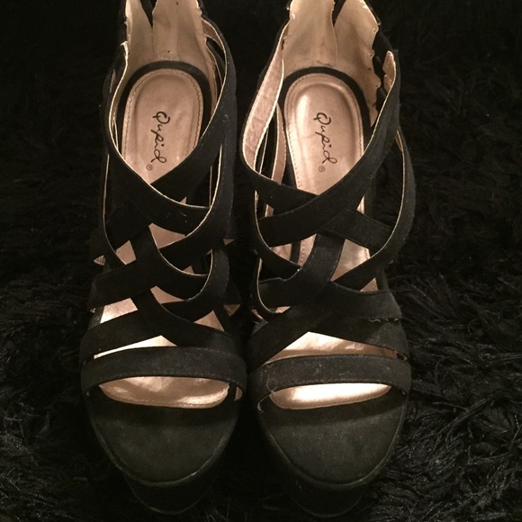 Black Wedges