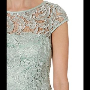 Adrianna Papell mint green lace dress size 4