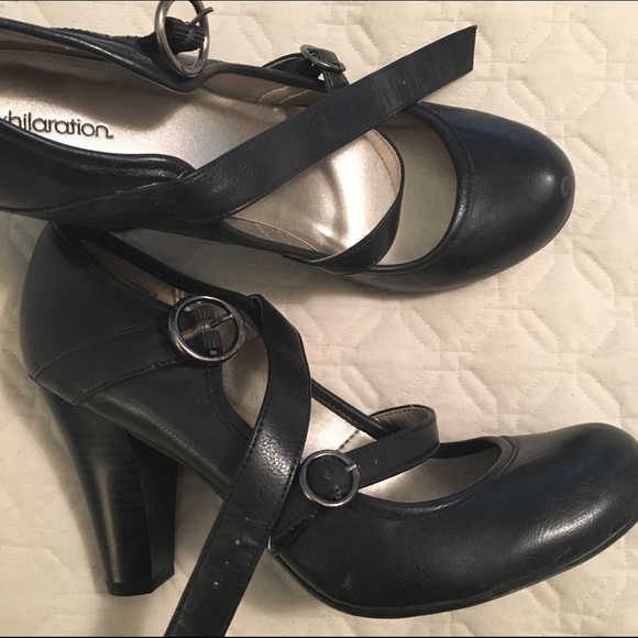 Like new Xhilaration black heels size 9 Mary Jane