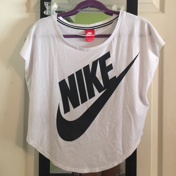 Nike top