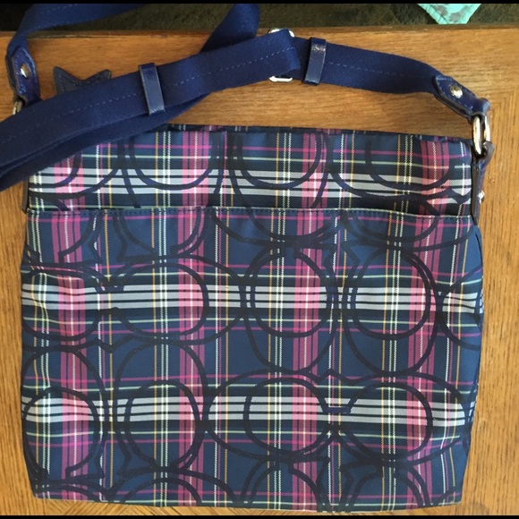 EUC Coach plaid signature satchel - Picture 3 of 4