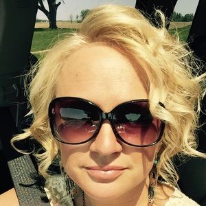 Meet your Posher, Erica