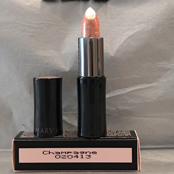 Mary Kay Creme Lipstick in Champagne.