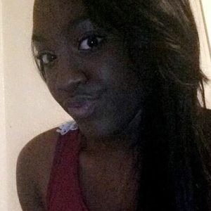 Meet your Posher, Khalila