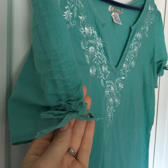 Embroidered blouse - Picture 2 of 4
