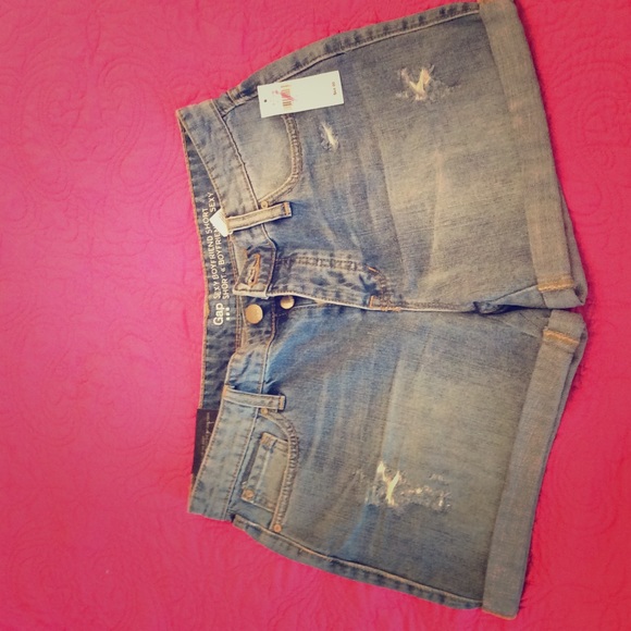 Gap Sexy Boyfriend Short