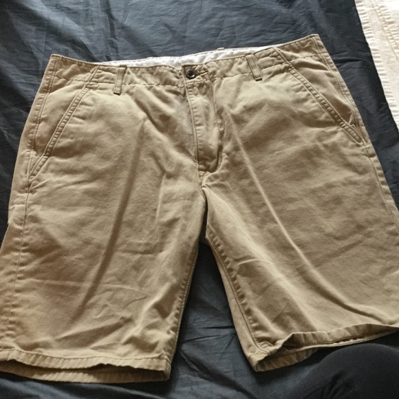 Men's tan Levi shorts