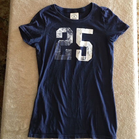Abercrombie & Fitch t shirt