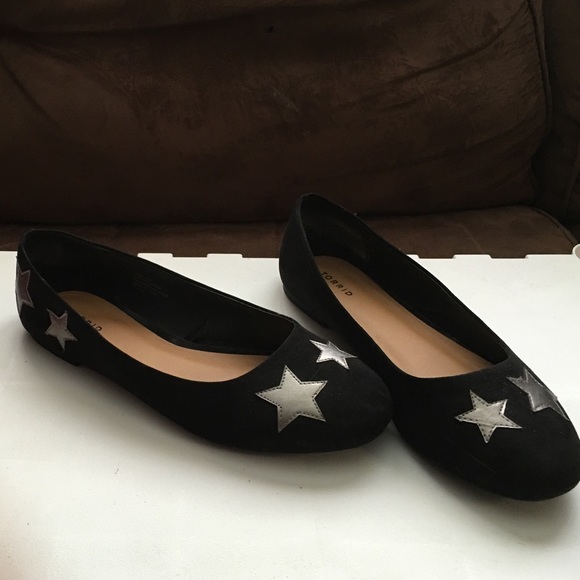 Size 10w Torrid Black and Silver flats